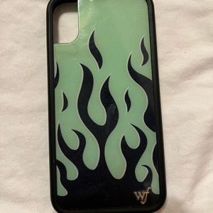 Wildflower neon green flame case